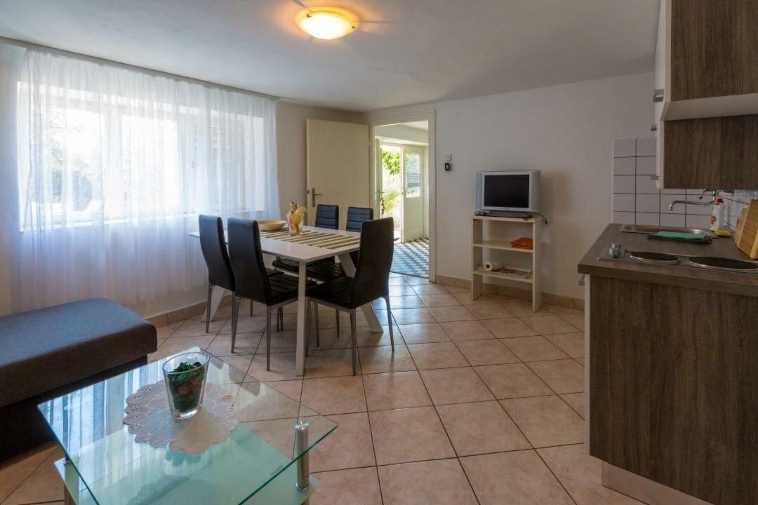 Apartment Dvorska تْسْغيكفانِتْسا المظهر الخارجي الصورة