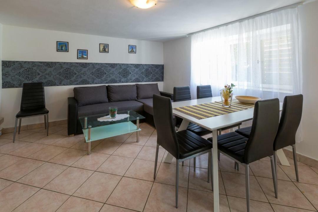 Apartment Dvorska تْسْغيكفانِتْسا المظهر الخارجي الصورة
