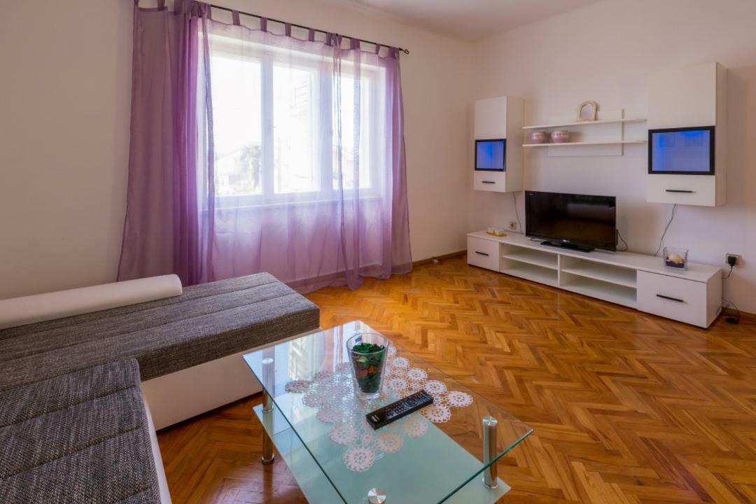 Apartment Dvorska تْسْغيكفانِتْسا المظهر الخارجي الصورة