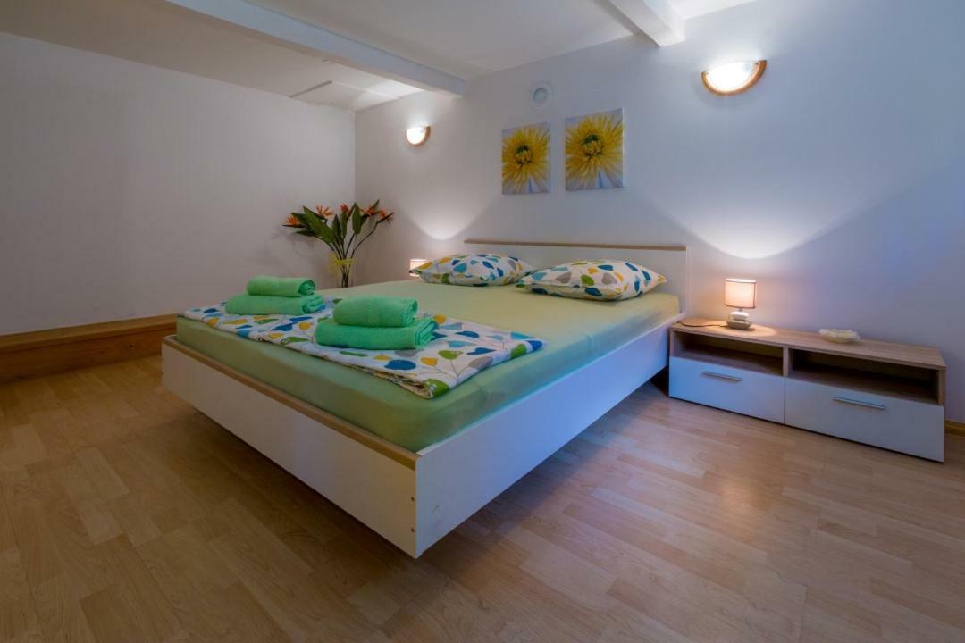 Apartment Dvorska تْسْغيكفانِتْسا المظهر الخارجي الصورة