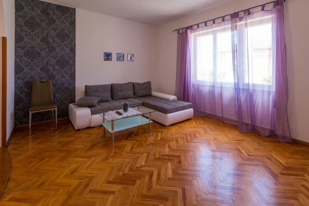 Apartment Dvorska تْسْغيكفانِتْسا المظهر الخارجي الصورة